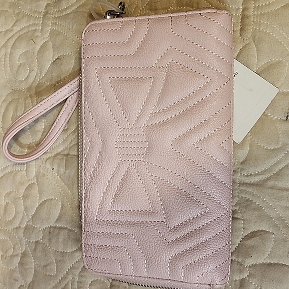 Betsey Johnson Pink Quilted Wristlet New With Tags - Picture 2 of 5